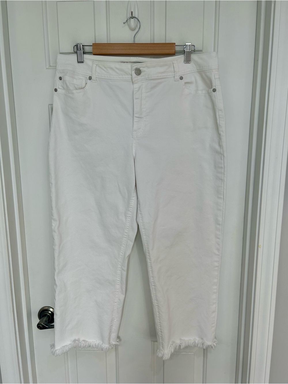 Women's White Cropped Frayed-Hem Jeans